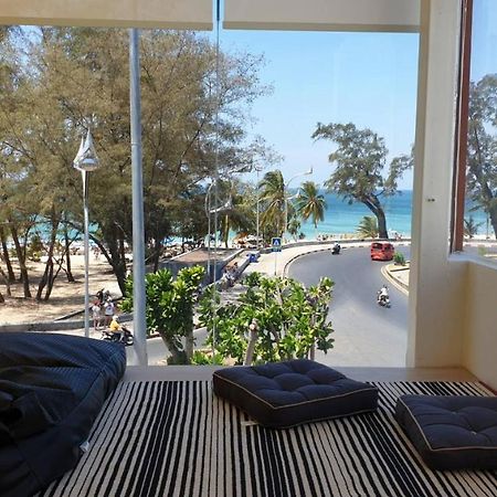 Fishtail Hostel Phuket Карон Экстерьер фото