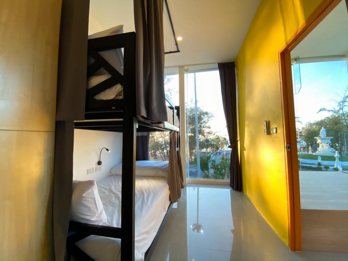 Fishtail Hostel Phuket Карон Экстерьер фото
